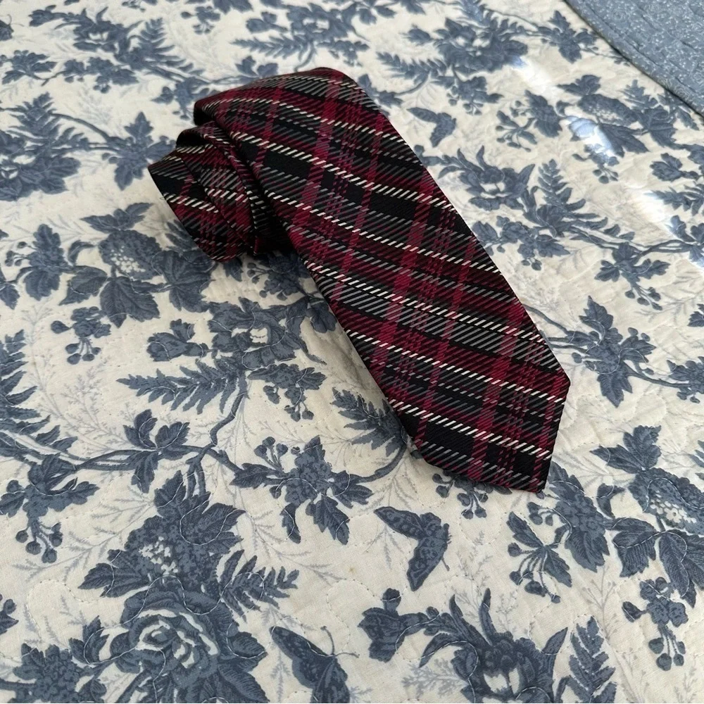 Michelsons Seven Fold Tie Red Black Gray Plaid Silk 58” x 3” Preppy Academic